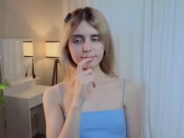 Moirebroady, 19 years old, GOAL: Lick camera [2 tokens remaining] Hii Im Earlene! Nice to meet you, enjoy my show please^^ #shy #new #18 #lovense #teen, webcam photo