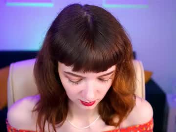 Mollyjiggles • nonnude19y • your screen • public