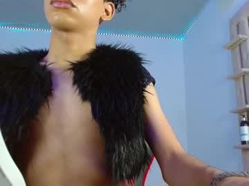 Live gay cam model Monse_hottt streaming now in HD