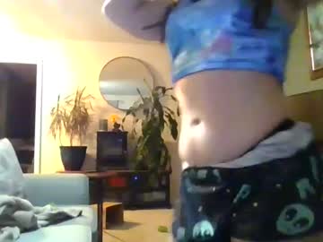 Moonbutterfly94, #amateur #young #amateur #tease #Canadian #curvy #baldpussy #hangout #strip #dance #young, webcam photo