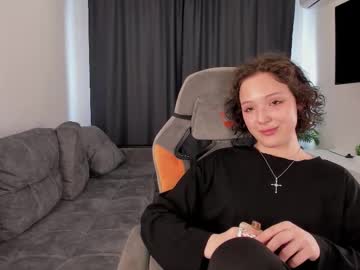 Mortyliik, 18 years old, Hello its me 1st day here hehe GOAL:showe my outfit  #new #teen #cute #shy #18 [85 tokens remaining], webcam photo