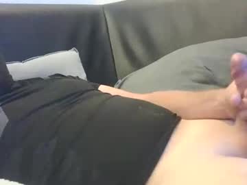 Live gay cam model Mranal9332 yrs streaming now in HD