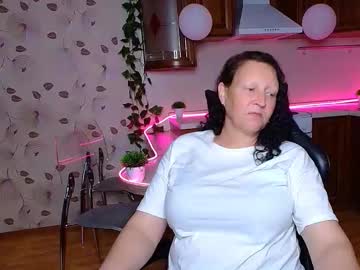 Mrs___milf, 45 years old, dance #bigboobs #new #feet #c2c #mommy [146 tokens remaining], webcam photo