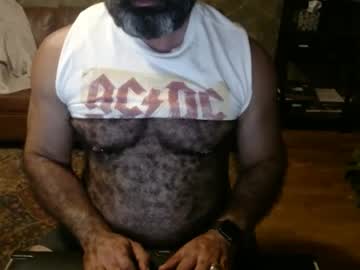 Hairy cam model Muscledadbear, 48 yrs live now