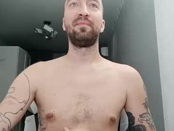 N22day22 big cock cam stud 37 yrs streaming live