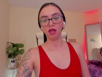 Squirting cam girl Naath_ age 21 yrs live now