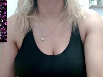 Hairy cam model Nauygtyqueen live now