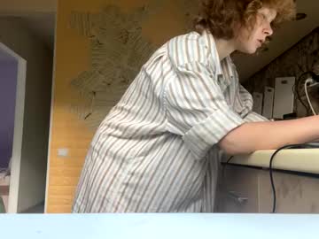 Needmoneyforporshe, 20 years old, turn around #teen #curlyhair #young #new #shy, webcam photo
