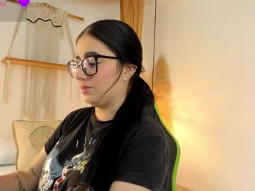 Nia_may, GOAL: spank ass hard x 5 [223 tokens remaining] Hello guys, I'm new here, let's have a good time... Ready!!!? ?? #smalltits #glasses #18 #new #latina, webcam photo