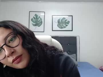 Nicolee_8, Rub pussy for 3min ? [11 tokens left] #new #latina #feet #bigass #natural, webcam photo