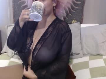 Squirting cam girl Ninarei17 age 21 yrs live now