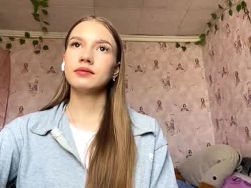 Normauken, 18 years old, Goal: Spin around, show my outfit #new #shy #bigboobs #teen #18 [43 tokens remaining], webcam photo