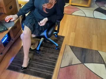 TS cam model Nylon_mistress age 40 yrs live now