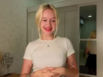 Odelynharvison, 18 years old, goal: Squeeze boobs close to camera? Hi! My name is Elsa, I'm #18 y.o., #new and #skinny girl. #teen #shy [15 tokens remaining], webcam photo