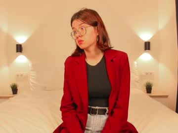 Odessalilley, Stand up and turn around [29 tokens left] Hi, i'm Scarlett, welcome here! #shy #new #18 #french #brunette, webcam photo