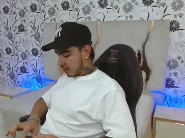 Oliver_tay1, 23 years old, GOAL: Naked + stripteese [76 tokens remaining] Welcome to my room! my tip fav 5? 55? 555?5555 #feet #daddy #muscle #latino #new, webcam photo