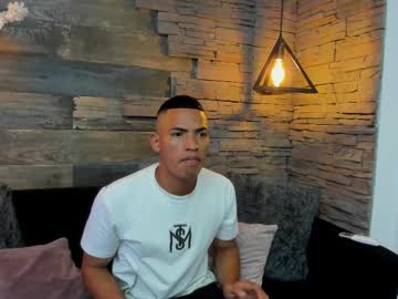 Feet Cams Live model Owenpierce1, age 25 streaming Foot Fetish VR