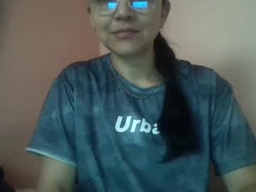Live Milf Paolamz10, 35 yrs - Hot Milf Cams