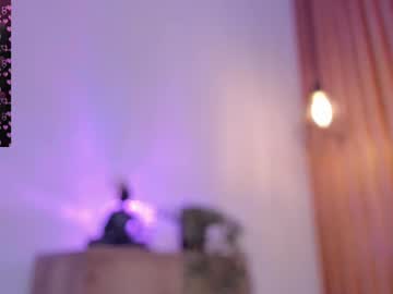 Squirting cam girl Pawggirl18 age 99 yrs live now