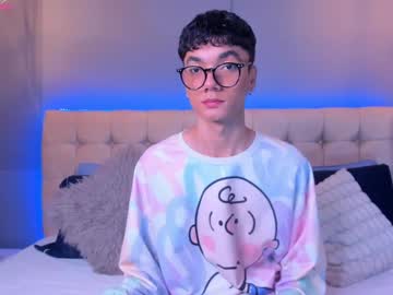 Phillicious_, 18 years old, GOAL: show cum [999 tokens remaining] Welcome to my room! #skinny #young #18 #lovense #bigdick, webcam photo