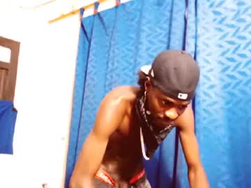 Phillipp_hott • bigblackcock27y • MEDELLIN {ANT] • public
