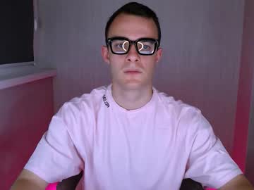 Pimpeliot big cock cam stud 23 yrs streaming live