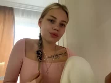 Pollybrookfield, 18 years old, GOAL: Stroke my neck softly. Hi guys! It's my first day here. Feeling shy a little bit :) #bigboobs #18 #new #young #shy [0 tokens remaining], webcam photo