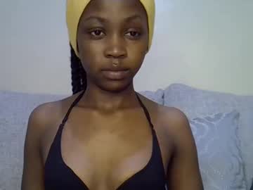 Squirting cam girl Pretty_shanz live now