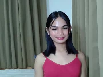 Skinny Asian cam girl Prettykhelcy live in HD