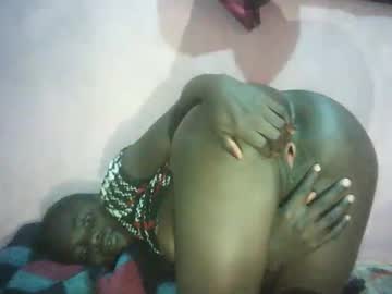 Queen_joan, 19 years old, Strip naked and finger #hairy #bigass #new #ebony [861 tokens remaining], webcam photo