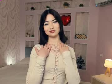 Queendutter, 18 years old, GOAL: bite lips [17 tokens remaining] Hello! My name is Gwen, I'm glad to see you in my room!  #18 #smalltits #new #bigass #shy, webcam photo