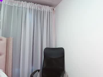 Feet Cams Live model Radiant_raven5, age 19 streaming Foot Fetish VR
