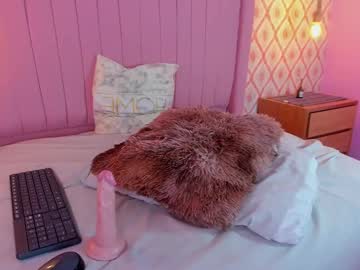 Catch me live as Raechelmoon, age 19 yrs in premium male cam shows