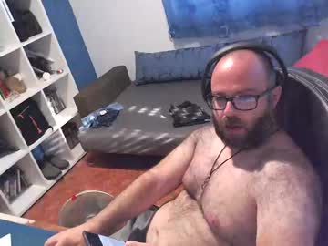 Hairy cam model Ravingr3d3, 39 yrs live now