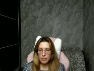 Hairy cam model Reginasmilee, 22 yrs live now