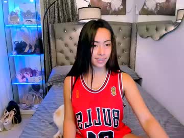 TS cam model Reighnempress live now