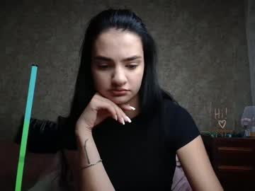 Renata_a, 22 years old, GOAL: FOR MY GOOD DAY OFF [1000 tokens remaining] Welcome to my room! #new #18 #shy #teen #cute #legs #dominant, webcam photo