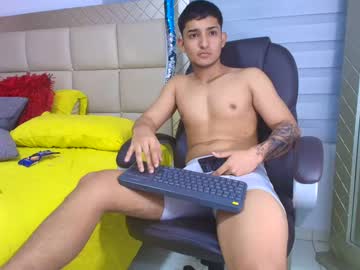 Rogger_hotboy big cock cam stud 18 yrs streaming live