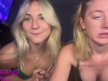 Ruthmiller09, 18 years old, Top off for 5 mins [940 tokens left] #new #young #smalltits #fatass, webcam photo