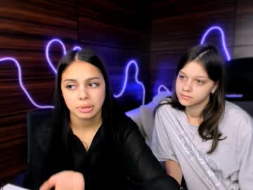 Sadly_per, 19 years old, GOAL: make me happy and support me in my first day [2222 tokens remaining] Welcome to my room! #talk #18 #cute #dance #new, webcam photo