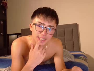 Skinny Asian cam girl Santi_fabulous | 20 yrs live in HD