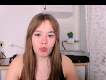Skinny Asian cam girl Sara_kox live in HD