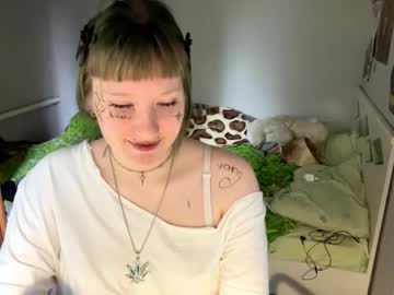 Sarahuff, 18 years old, GOAL: Spank my juicy ass [0 tokens remaining] I'm glad to see you all <3 #18 #teen #natural #lovense #bigass, webcam photo