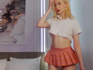 Saramist, 18 years old, Welcome to my room! - Goal: Tease dildo with lips and tongue [72 tokens left] #new #18 #anal #squirt #smalltits, webcam photo