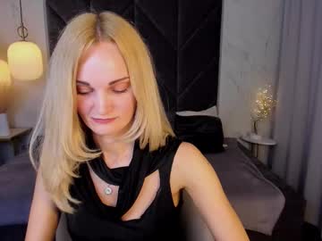 Sarasubtlety, 30 years old, Welcome to my room! #new #mistress #blonde #c2c #natural Goal: "Tease you with my legs" [67 tokens remaining], webcam photo