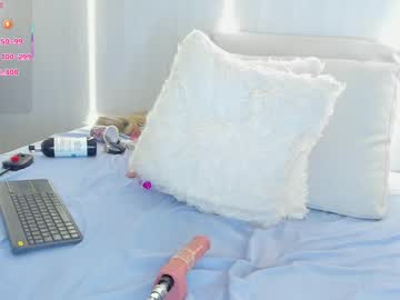 Feet Cams Live model Sasha_rivers, age 18 streaming Foot Fetish VR