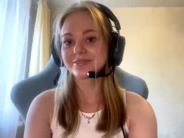 Sassy_petal, 18 years old, My brother next door thinks I'm on , but I'm #shy #blonde #young #18 -year-old #smalltits girl and my GOAL right now: i wanna show you more of my bare shoulders and move my hair on back [45 tok, webcam photo