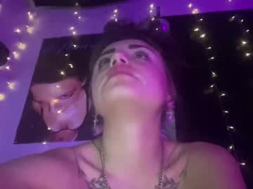 Live cam performer Savannaellis streaming now