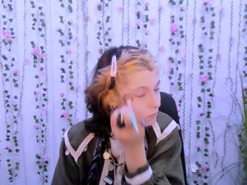 Scarlet_bloom__, GOAL: scetchbook review 111 [940 tokens remaining] Welcome to my room! #trans #blonde #teen #18 #new, webcam photo