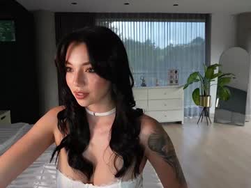 Live cam performer Scarlett__baker11 streaming now